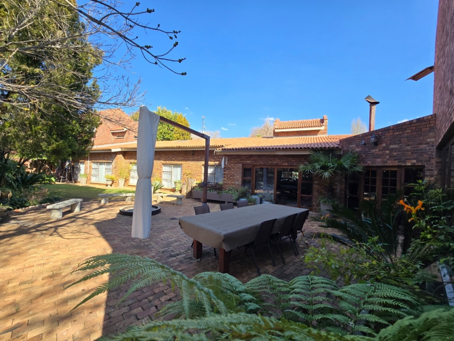 8 Bedroom Property for Sale in Grimbeeck Park North West